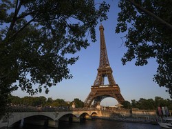 Menara Eiffel Destinasi Cantik dengan Keluhan Antrean Terbanyak di Dunia