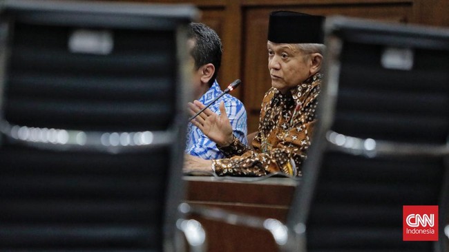 Anwar Abbas Bantah Isu MUI dan Muhammadiyah Dukung Pemakzulan Gibran Wakil Ketua Umum MUI Anwar Abbas merespons isu MUI dan Muhammadiyah mendukung pemakzulan Wapres Gibran.