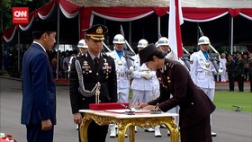 VIDEO: Lantik Perwira Muda TNI-Polri, Jokowi: Kuasai Teknologi Baru