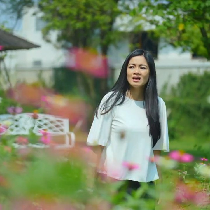 <p>Di sinetron itu, Titi Kamal memainkan peran sebagai ibu yang bernama Salwa, Bunda. Meski sudah lama tak main sinetron, aktingnya tetap patut diacungi jempol, nih. (Foto: Instagram @titi_kamall)</p>