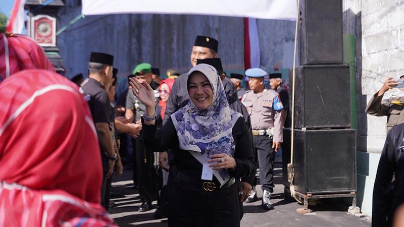 Dalam rangka menyambut Hari Jadi ke-219 Kab. Klaten, Bupati Sri Mulyani bersama jajaran Pemkab Klaten melakukan ziarah ke makam tokoh-tokoh pendahulu Klaten.