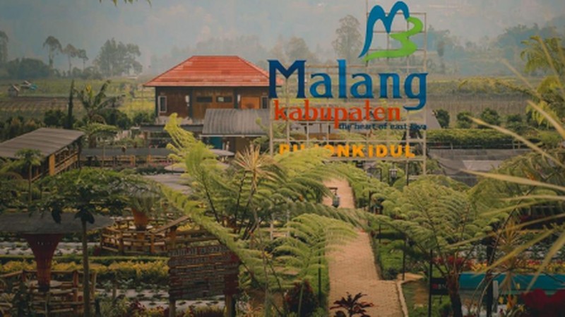 Berada di Kabupaten Malang, Jawa Timur, Desa Pujon Kidul merupakan desa asri nan sejuk