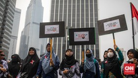 FOTO: Aksi Guru di Kemendikbud Kecam Dugaan Politisasi PPDB