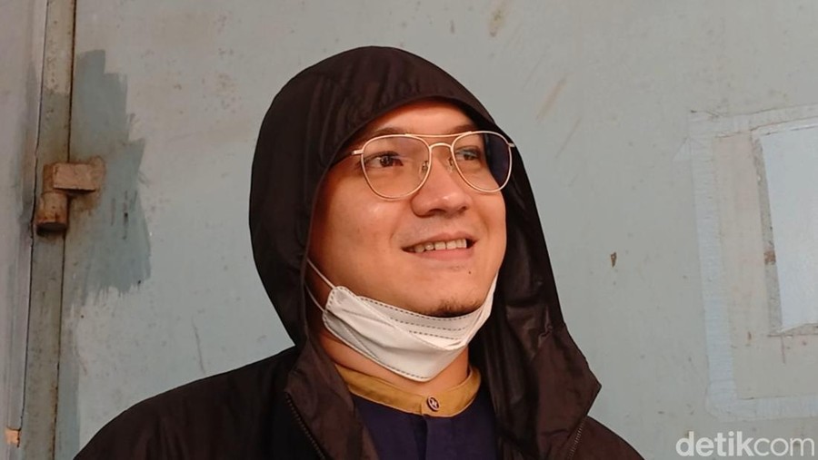 Egi John