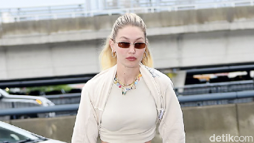 img-title Keciduk Kencan di Resto Italia, Gigi Hadid dan Bradley Cooper Pacaran?