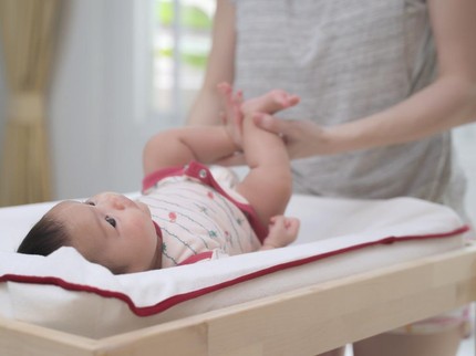 Penyebab Feses Bayi Warna Hijau, Apakah karena Sufor? Ini Penjelasan Dokter