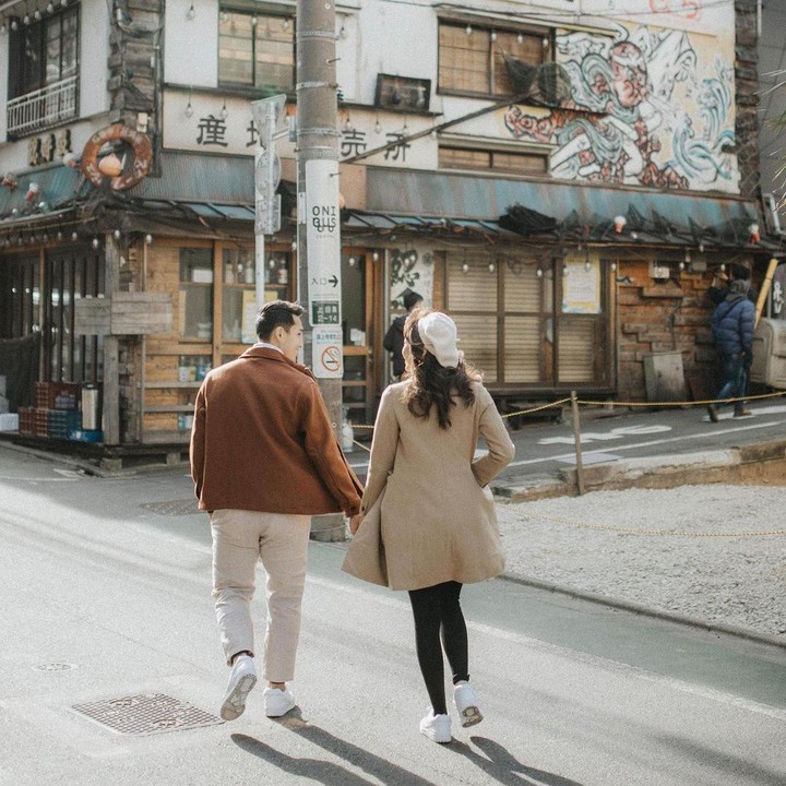<p>Sebelumnya, pasangan ini sempat menjalin hubungan secara tertutup. Bahkan, awal mula pertemuan mereka juga sungguh tidak terduga, Bunda. (Foto: Instagram@jonatanchristieofficial)</p>