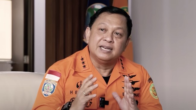 Dari harta tak bergerak lain yang Henri Alfiandi simpan, kepemilikan pesawat Zenith 750 Stol cukup menyita perhatian.