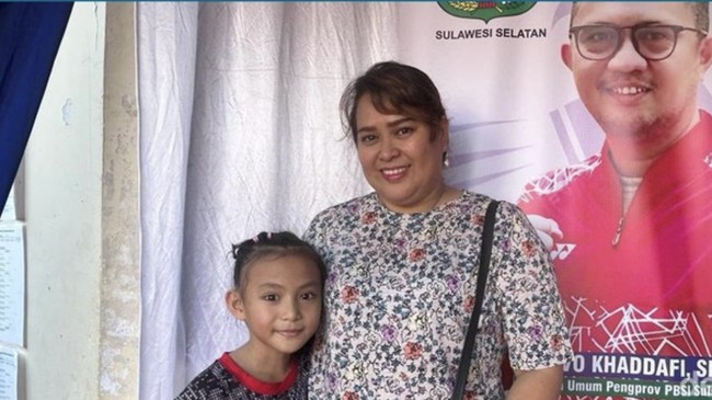 Kimberly Jocelyn Immanuela mencuri perhatian di gelaran BNI Sirkuit Nasional (Sirnas) B Sulawesi Selatan 2023 lewat aksi dan teriakan lantangnya di lapangan.