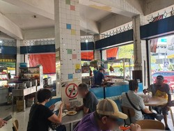 Kopitiam Ini Pajang Poster Larang Pembeli Ngopi Sambil Diskusi Politik