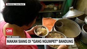 VIDEO: Makan Siang di 