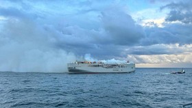 Kapal Kargo Terbakar di Perairan Belanda, Nyaris 3.000 Mobil Hangus