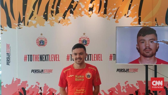 Persija Jakarta resmi memperkenalkan pemain asing kelimanya untuk mengarungi Liga 1 2023/2024, Oliver Bias.