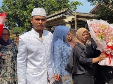 img-title 7 Foto Ryan Dono, Dulu Gagal karena Mahar Sertifikat Rumah Kini Nikahi Pengusaha