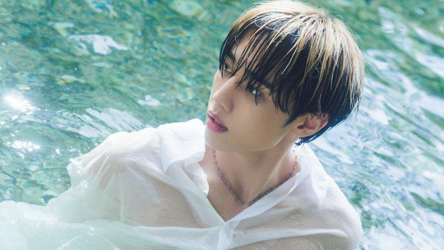 Teaser foto Sunwoo untuk comeback THE BOYZ 2ND ALBUM [PHANTASY] Pt.1 Christmas In August.