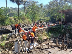 Pesan Haru Penambang Terjebak di Banyumas: Doain Bapak Selamat, Nak