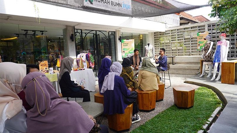 Upaya nyata BRI dalam mendorong pelaku UMKM untuk bisa naik kelas terus dilakukan di berbagai daerah.