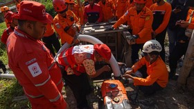 Pencarian Pekerja Tambang yang Terjebak Terkendala Debit Air Tinggi