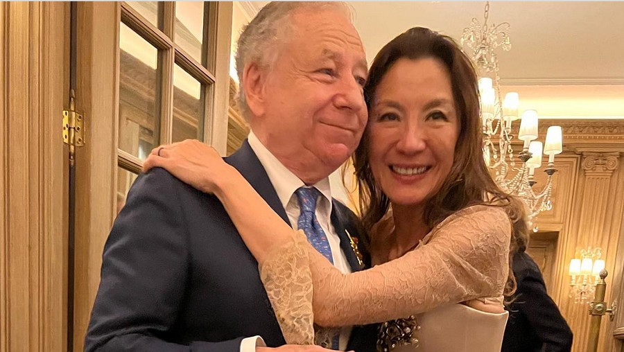 Michelle Yeoh dan Jean Todt menikah setelah 19 tahun tunangan.