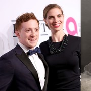Pengisi Suara Spongebob Ethan Slater Ceraikan Istri Usai Rumor Kencan dengan Ariana Grande