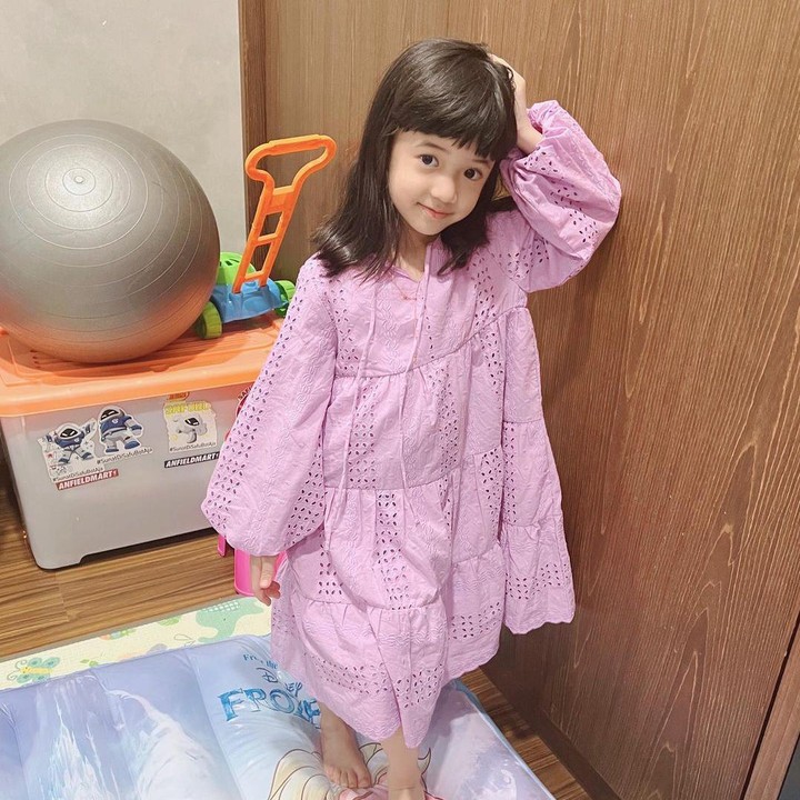 <p>"<em>Masya Allah</em>, selamat Uti. Teruslah menjadi diri Uti sendiri dengan prestasi," ungkap seorang netizen. "Masya <em>Allah</em>. Selamat Uti. Semoga terus berprestasi, jadi anak sholehah, aminn," doa netizen lainnya. (Foto: Instagram: @missnyctagina)</p>