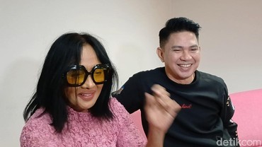 Momen Ronnie Sianturi & Atiek CB Nostalgia Cerita Masa Lalu Usai 29 Tahun Cerai