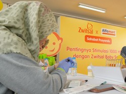 Edukasi Pentingnya 1.000 HPK, Alfamart & Zwitsal Gelar Sahabat Posyandu
