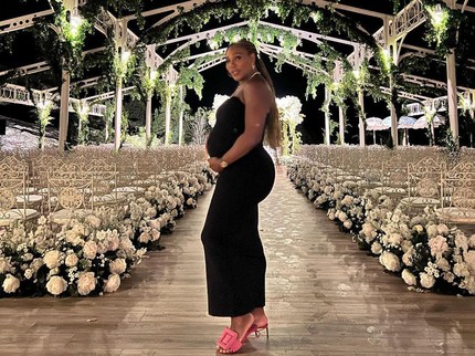 7 Potret Serena Williams Pamer Baby Bump Kehamilan Kedua, Makin Glowing!