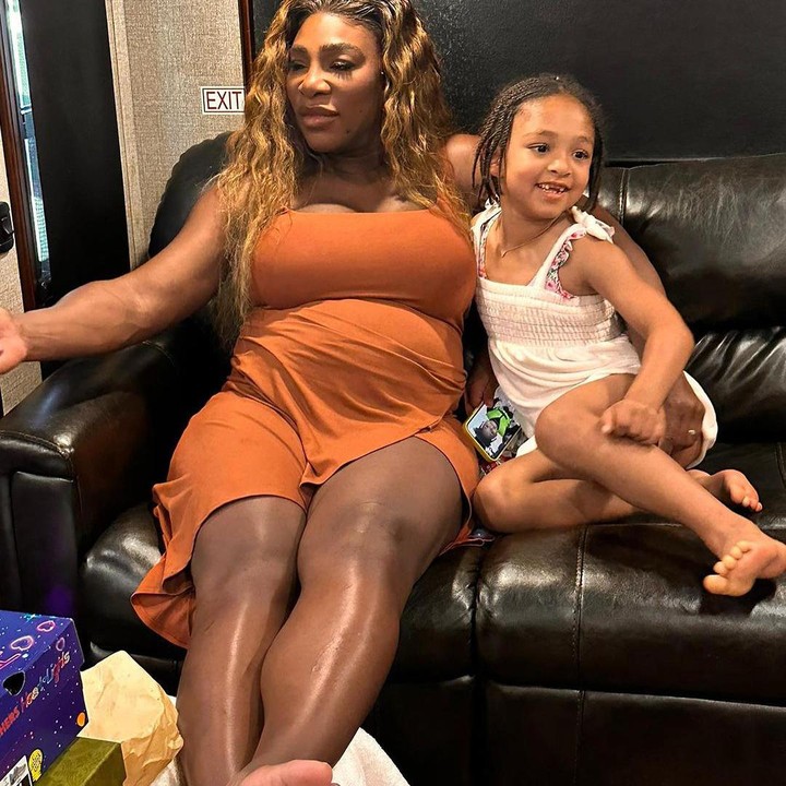 <p>Sejak mengumumkan kehamilan, Serena mulai rutin membagikan potret baby bump di Instagram. Ia juga sempat mengunggah video saat pertama kali memberitahu kabat kehamilan ke putrinya, Bunda. (Foto: Instagram @serenawilliams)</p>