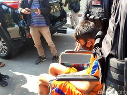 Jabar Hari Ini: Pembunuh Sadis Tukang Jamu Karawang Ditangkap