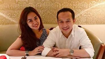 7 Potret Kemesraan Tante Ernie & Eks Suami yang Selingkuh Sebelum Cerai