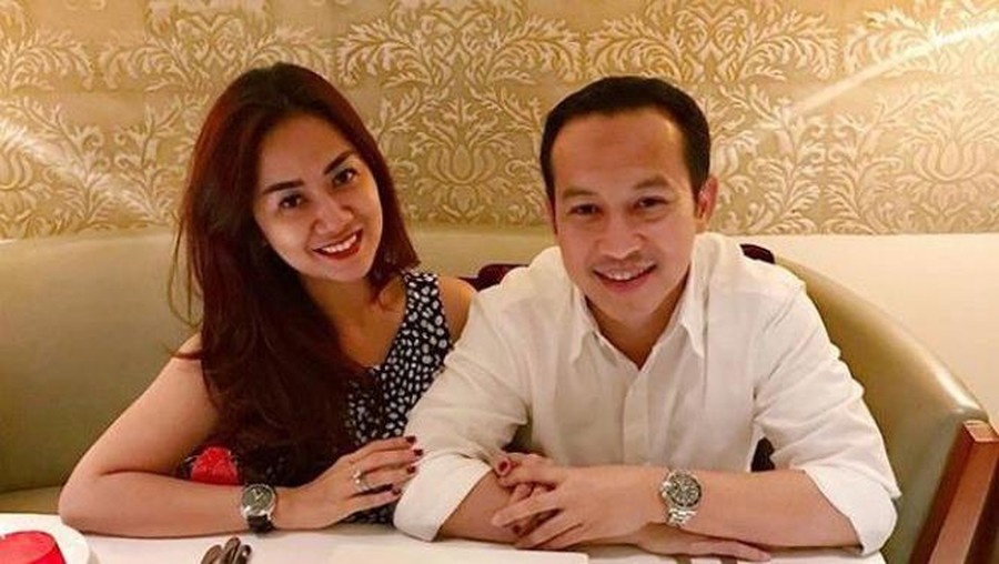Tante Ernie dan Irwan Prima Aditya Tante Ernie dan Irwan Prima Aditya