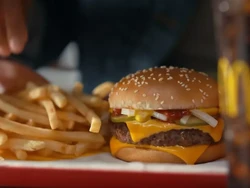 Gerai McDonalds di Jepang Ini Tegas Melarang Anak Sekolah Makan di Tempat