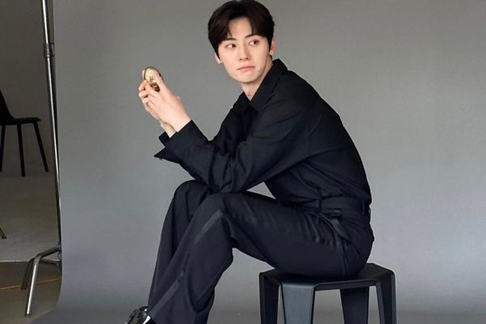 Hwang Minhyun lahir di Busan, Korea Selatan, pada tanggal 9 Agustus 1995./ foto: instagram.com/optimushwang