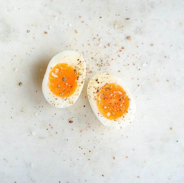 Meskipun ukurannya relatif kecil, telur kaya akan nutrisi dan dapat menjadi makanan pokok penting dalam pola makan seimbang