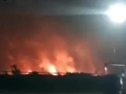 Gudang Penyulingan Minyak Ilegal di Muba Terbakar