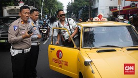 FOTO: Parade Mobil dan Motor Klasik di Festival Lintas Melawai