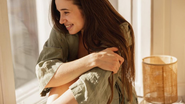 9 Hal yang Dilakukan Perempuan yang Mencintai Diri Sendiri, Salah Satunya Menerima Bentuk Tubuh