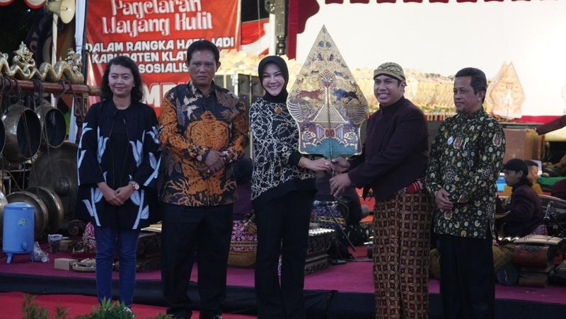 Hari Jadi ke-219, Pemkab Klaten Gelar Wayang Kulit Gempur Rokok Ilegal