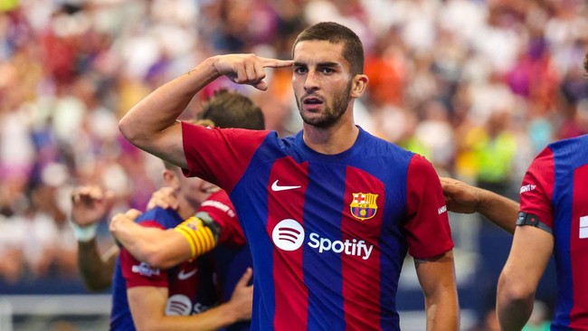 Barcelona menang melawan Las Palmas 2-1 pada laga lanjutan Liga Spanyol di Stadion De Gran Canaria pada Jumat (5/1) dini hari.