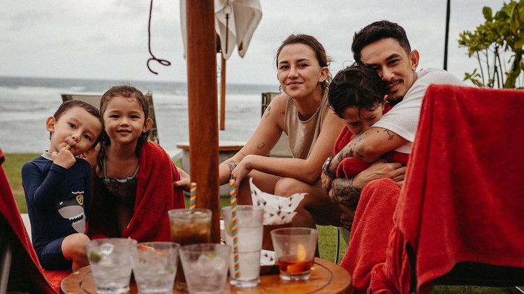 Fandy Christian dan Dahlia Poland