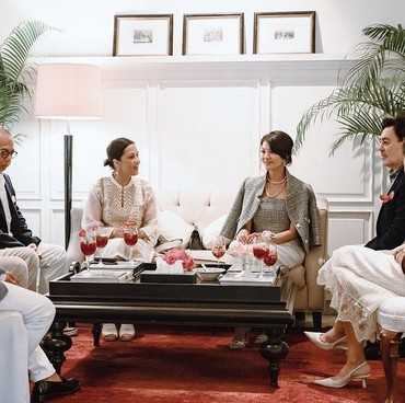 7 Potret Farah Quinn & Suami Baru Gelar Pesta Mewah Rayakan Pernikahan