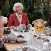 6 Aturan Makan ala Orang-orang Panjang Umur di Kawasan Blue Zone