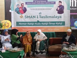 Duit Sajuta dari Ibunda Kang Emil untuk Siswa SMAN 1 Tasikmalaya