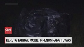 VIDEO: Kereta Tabrak Mobil, 6 Penumpang Tewas