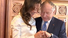 Romantis, Michelle Yeoh Pamer Foto Pernikahan Bersama Jean Todt