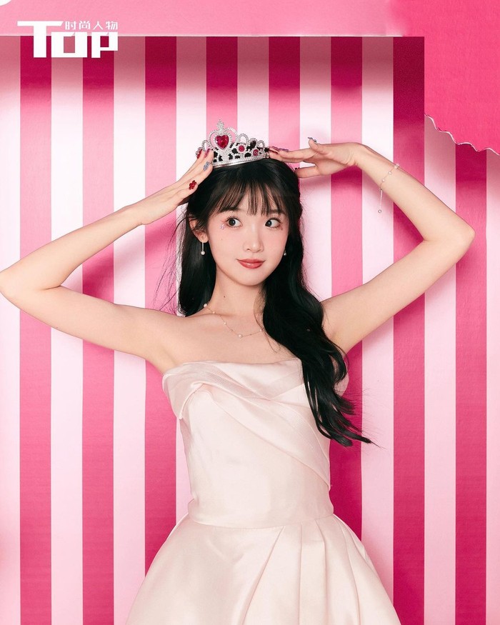 Beberapa dari kamu mungkin belum terlalu mengenal Zhang Miao Yi. Buat kamu yang belum tahu, Zhang Miao Yi adalah aktris China yang menjadi lawan main Jun SEVENTEEN di drama Exclusive Fairytale yang rilis Juli lalu./ Foto: Instagram.com/kiimoucom