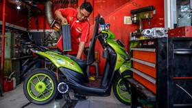 Anggota DPR Kritik ESDM Tak Serius Jalankan Konversi Motor Listrik