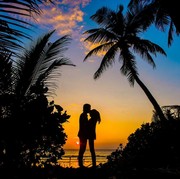Inilah Destinasi Honeymoon Terbaik untuk Setiap Zodiak, Serba Seru & Romantis!