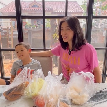 Ini Lo Alasan Jedar Perkenalkan El Barak dengan Jajanan Pinggir Jalan